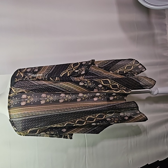 Rewind Size S Black/Floral Kimono - Picture 5 of 5